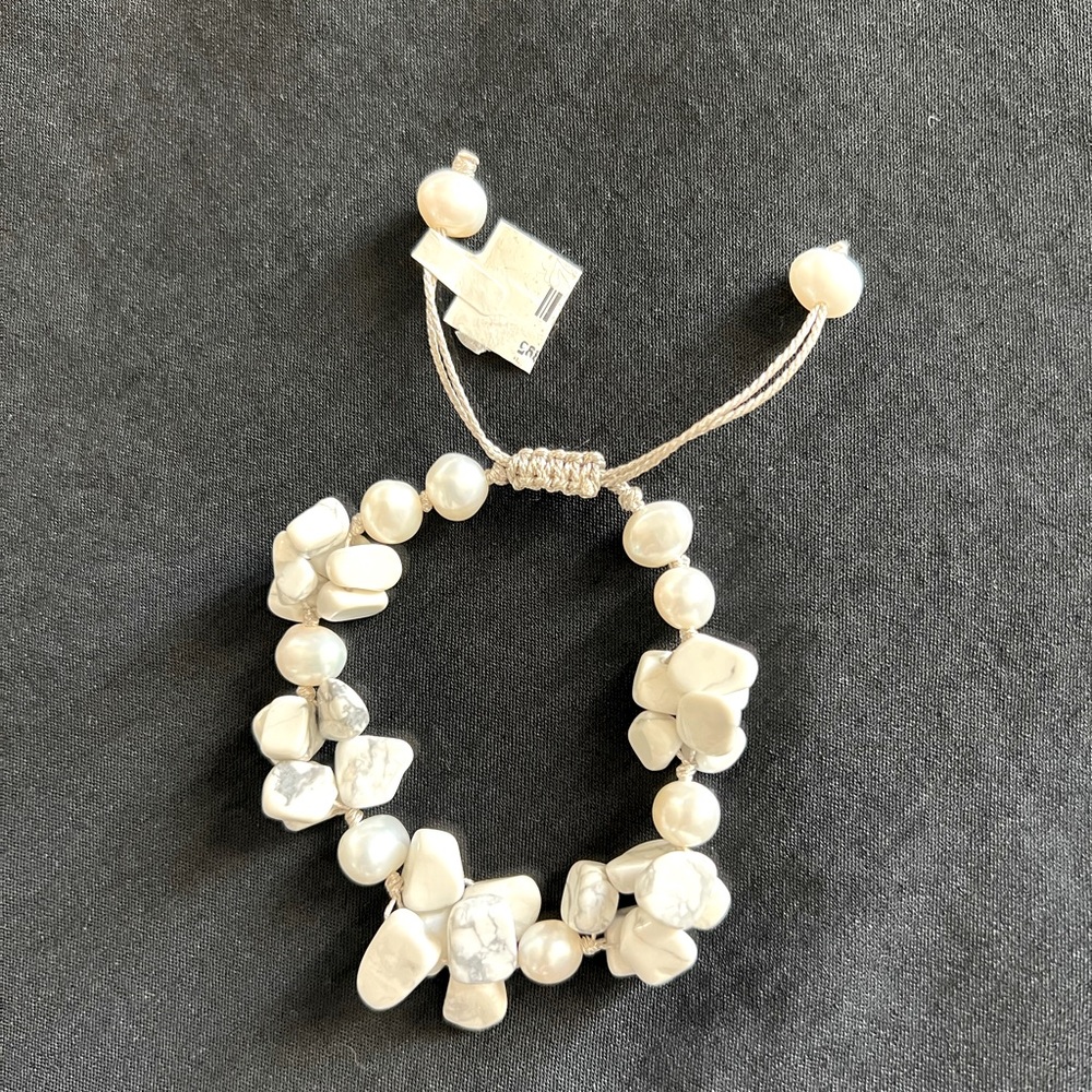 Howlite Adjustable Bracelet - Picture 2 of 4